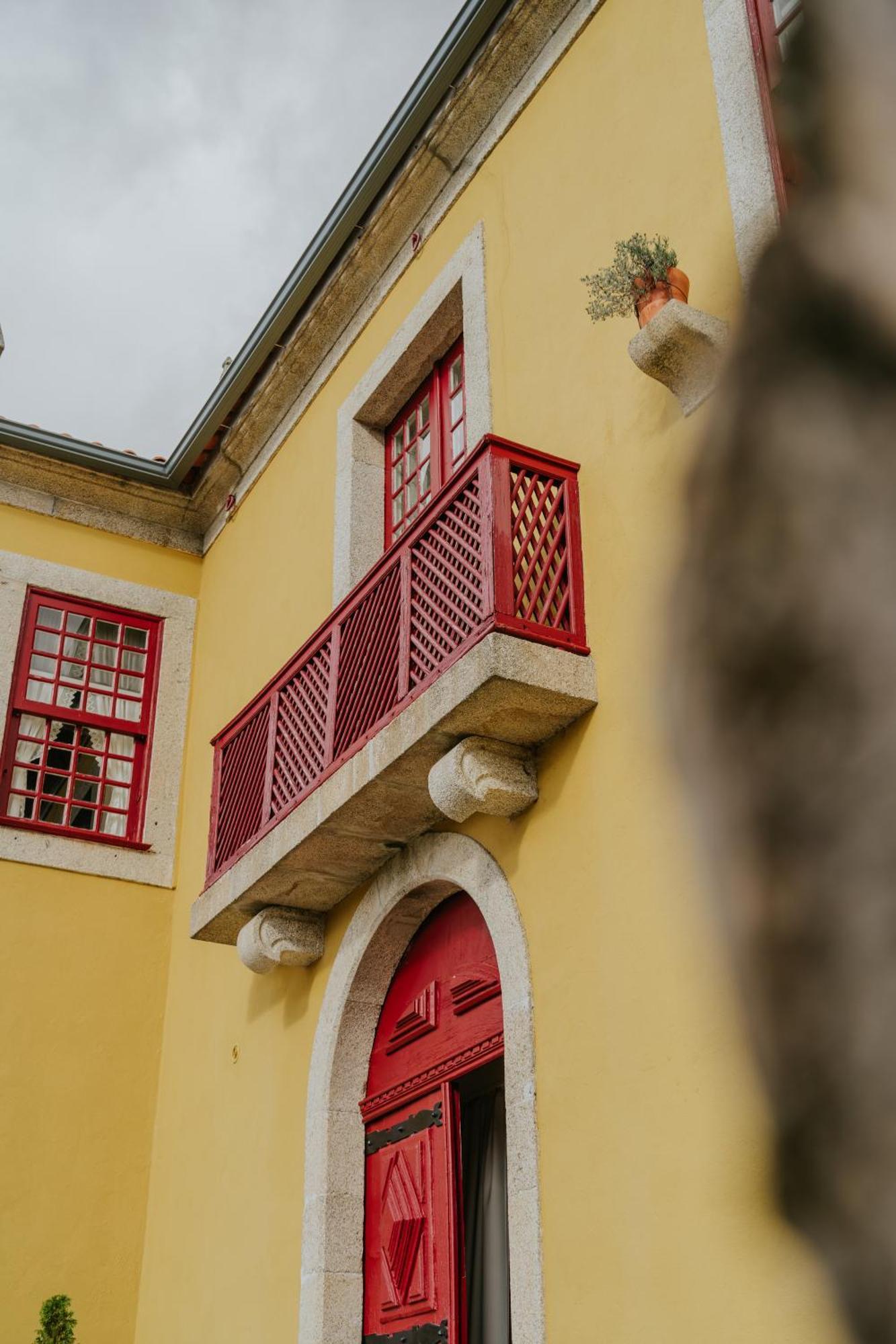 Casa Do Salgueiral Farm stay Santa Marta de Penaguiao
